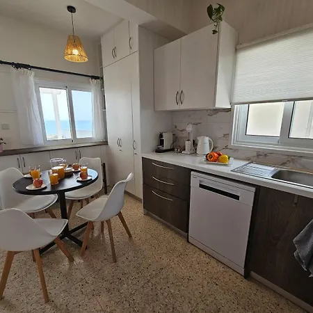 Ammos Beachfront Paradise * Larnaca