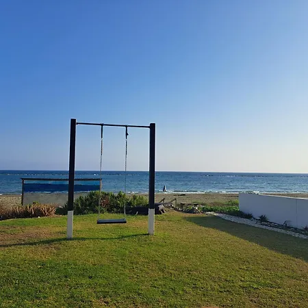Ammos Beachfront Paradise ヴィラ ラルナカ