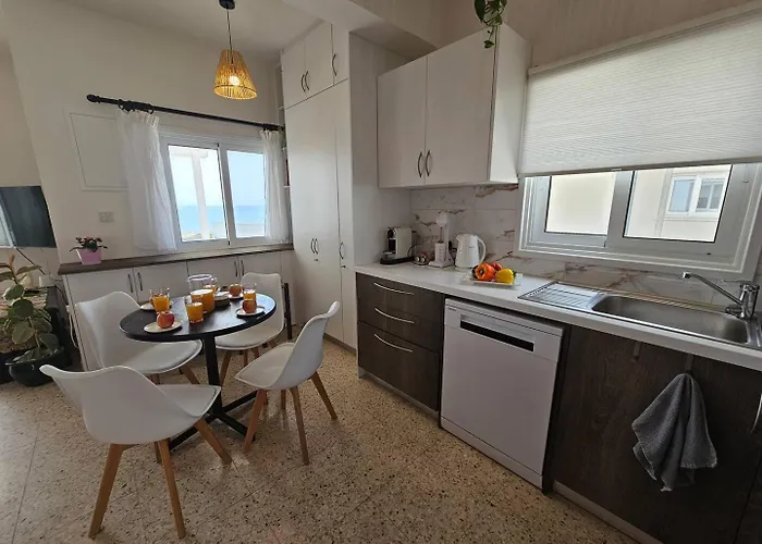 Ammos Beachfront Paradise * ラルナカ