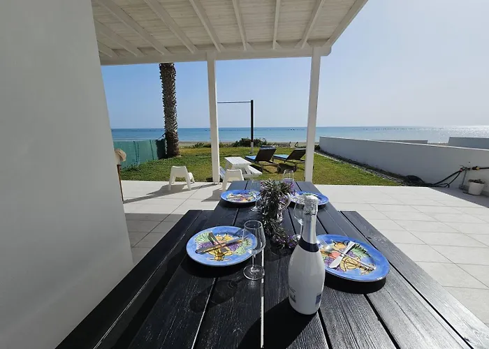 Vila Ammos Beachfront Paradise Larnaca