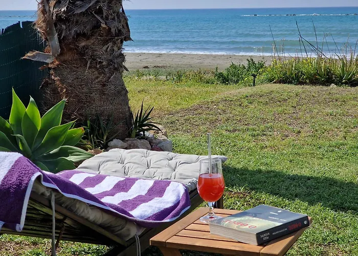 Vila Ammos Beachfront Paradise Larnaca