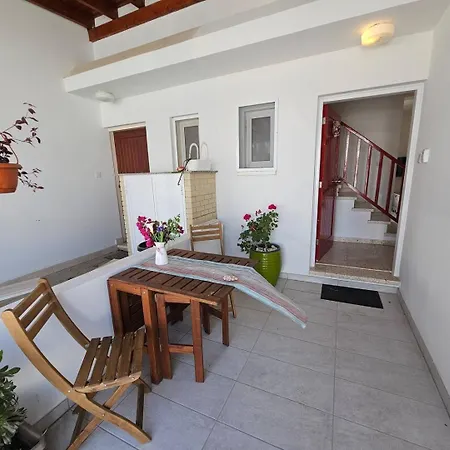 Ammos Beachfront Paradise * Ларнака